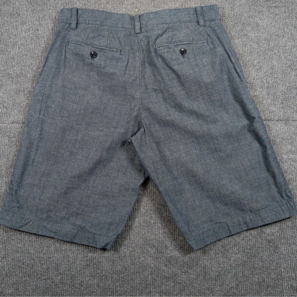 Banana Republic details brand